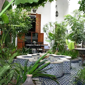 riad-lune-et-soleil-3-derb-skallia-douh.hotelfesmorocco.com/